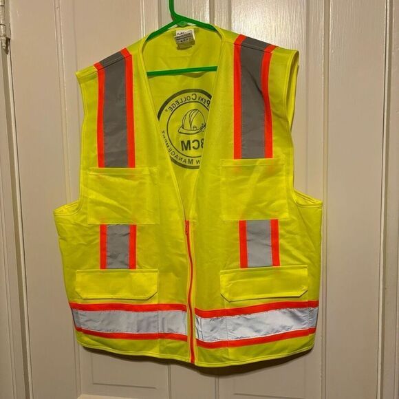 Full Source Size Large Unisex Reflective Vest Type R Class 2 Penn College - Picture 1 of 6